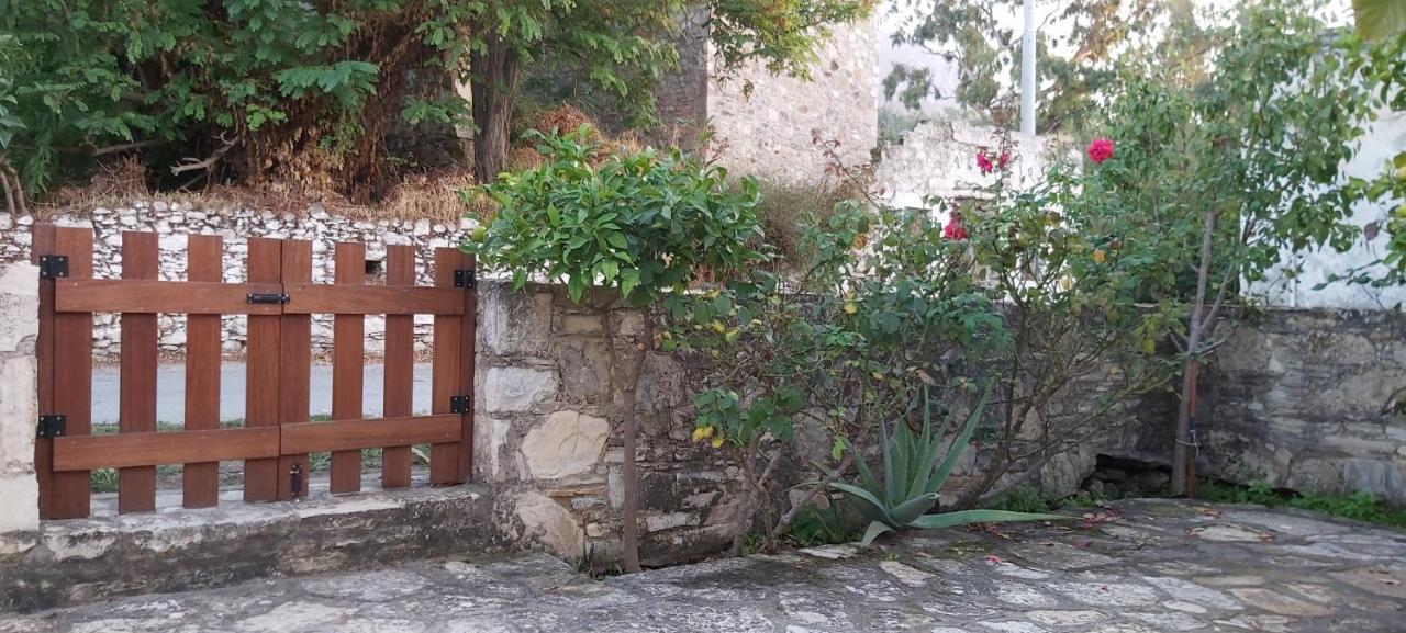 Small Traditional House In Asfendiou Kos Agios Dimitrios  Exterior photo